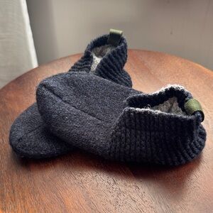 Bombas Textured Knit - Gripper Slippers in Navy